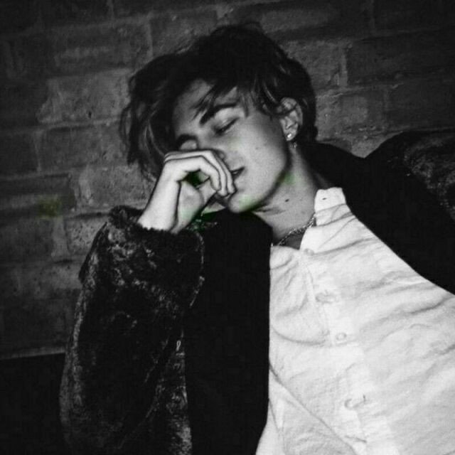 anime discord pfp gif