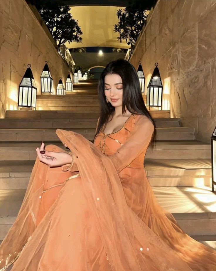 attractive instagram hidden face dp for girls attractive instagram hidden face dp for girls