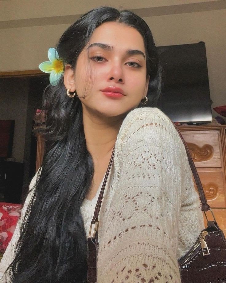 best single girl dp for whatsapp in english