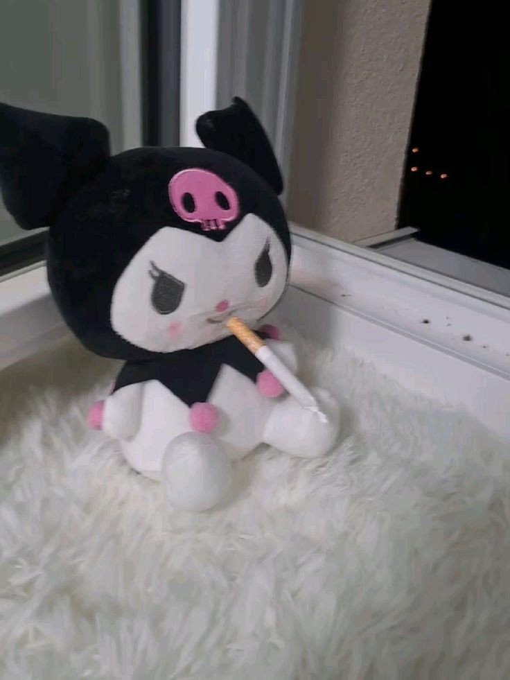 black and white hello kitty pfp