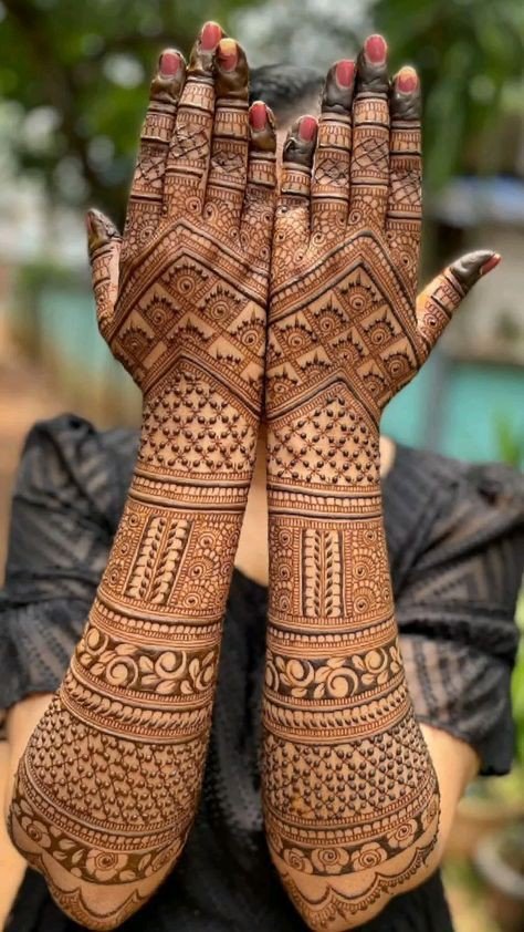 circle back hand mehndi design circle back hand mehndi design