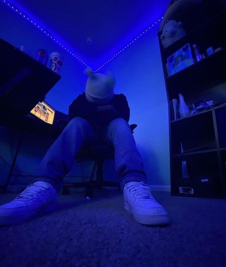 default tiktok pfp with hat