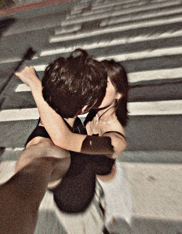 romantic love dp for instagram romantic love dp for instagram