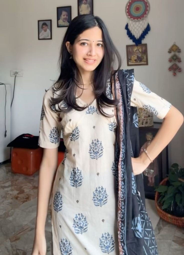 single girl dp cute cartoon