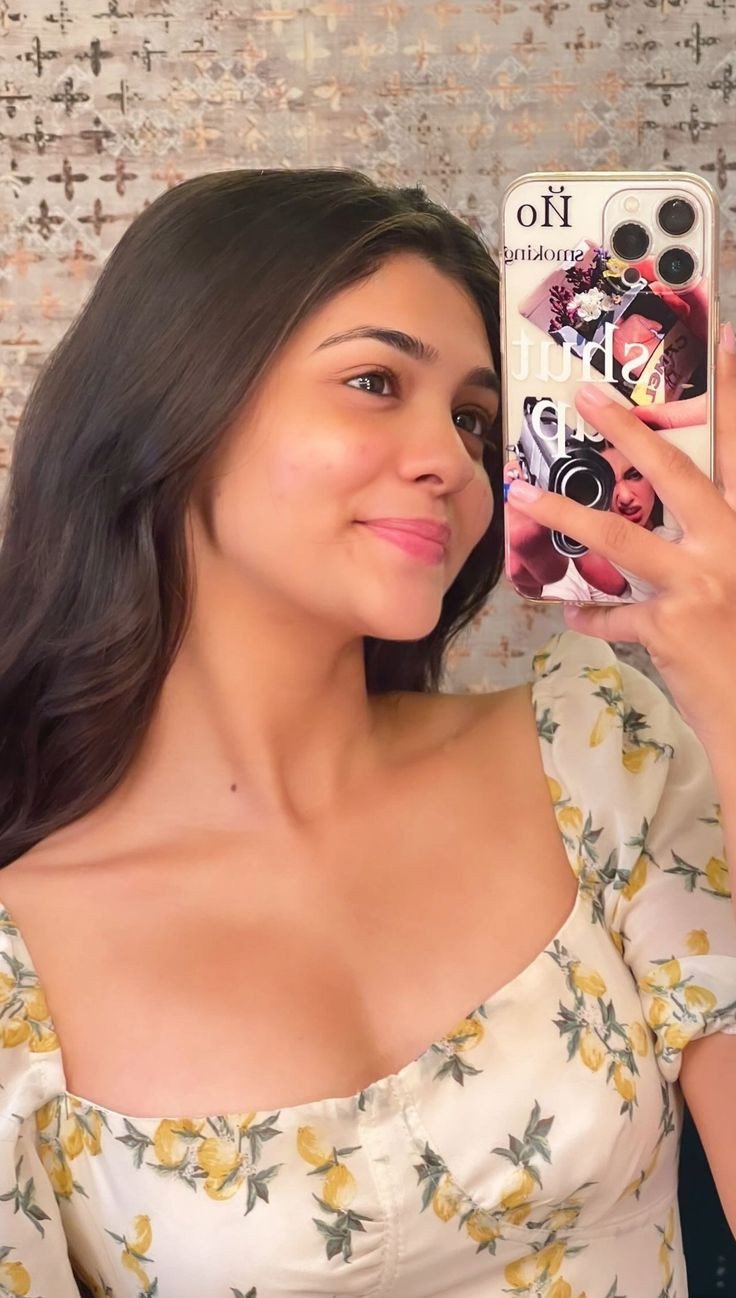 single girl dp cute cartoon