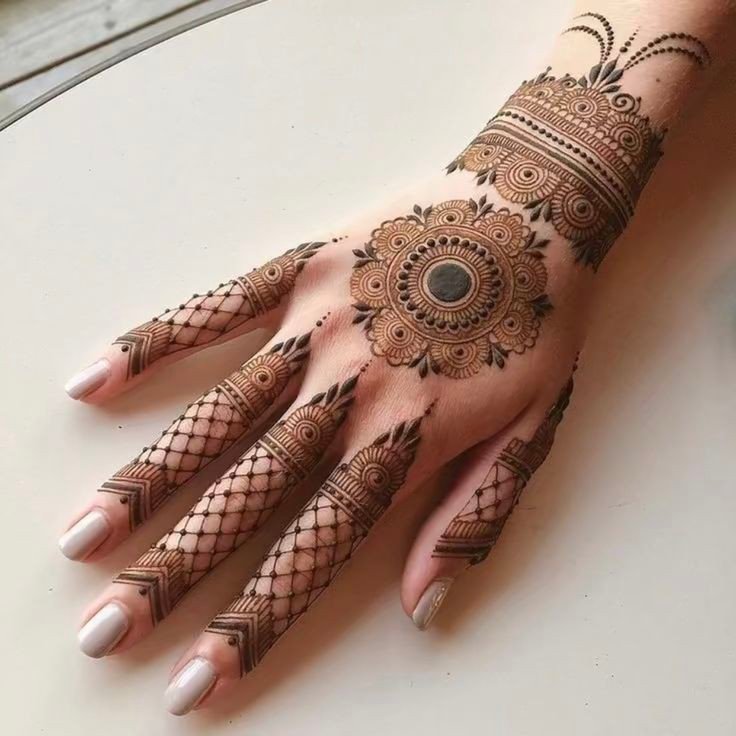 stylish back hand mehndi design arabic simple stylish back hand mehndi design arabic simple
