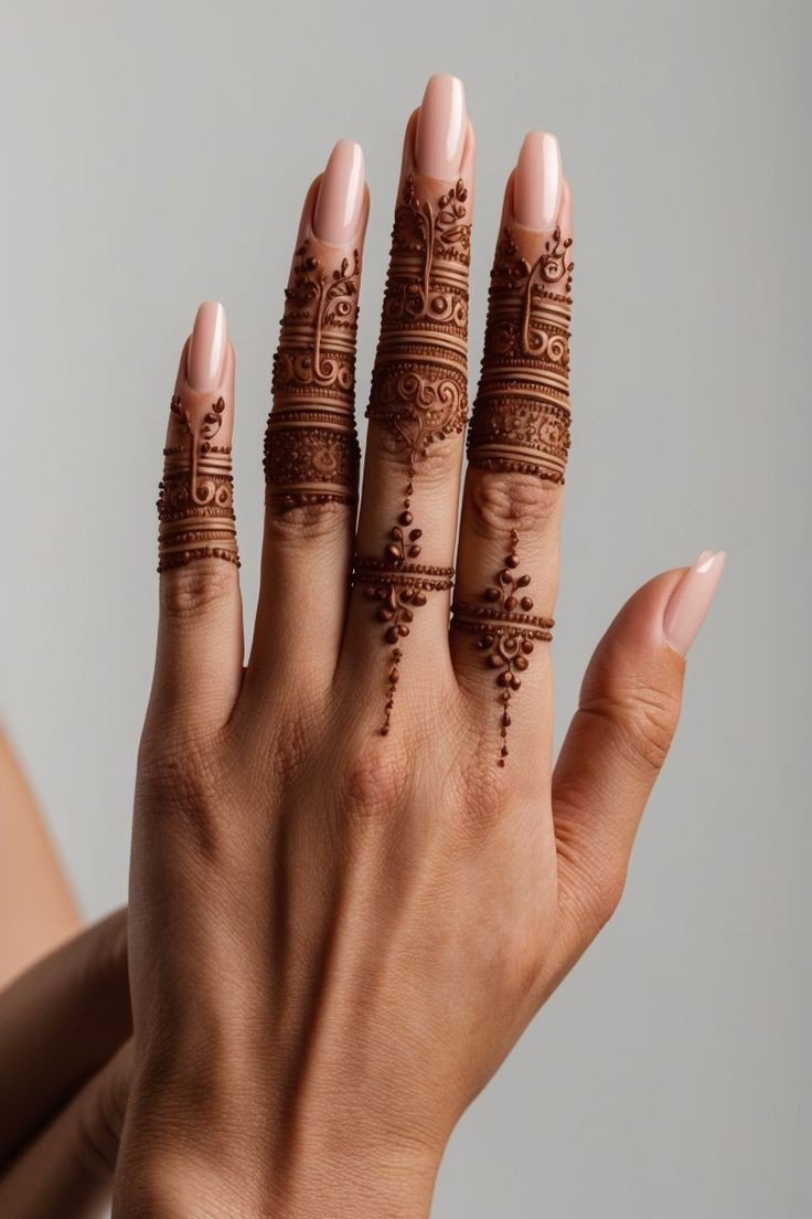 stylish back hand mehndi design stylish back hand mehndi design
