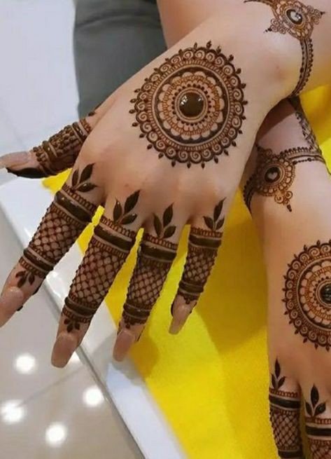 stylish mehndi design back hand circle stylish mehndi design back hand circle
